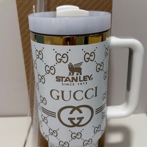 Stanley The Quencher 40 oz H2.0 FlowState Tumbler - Luxury White and Gold